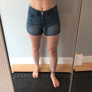 AMERICAN EAGLE Jean short. Size 4